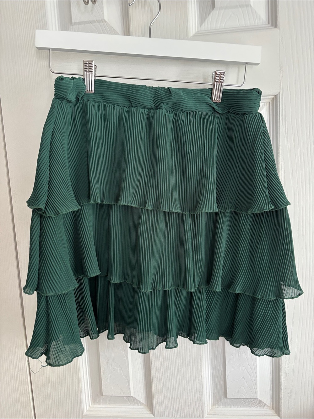 Junior’s Medium Tiered Pleated Skirt — Forest Green
